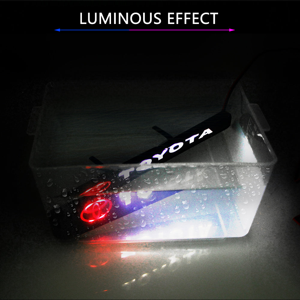 Стилна атмосфера в колата – LED осветление на логото в центъра на предния капак