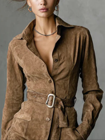 Велурена миди рокля с един ред ревери и дълги ръкави