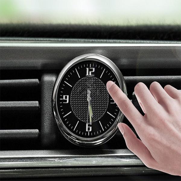 Кварцов часовник за автомобил