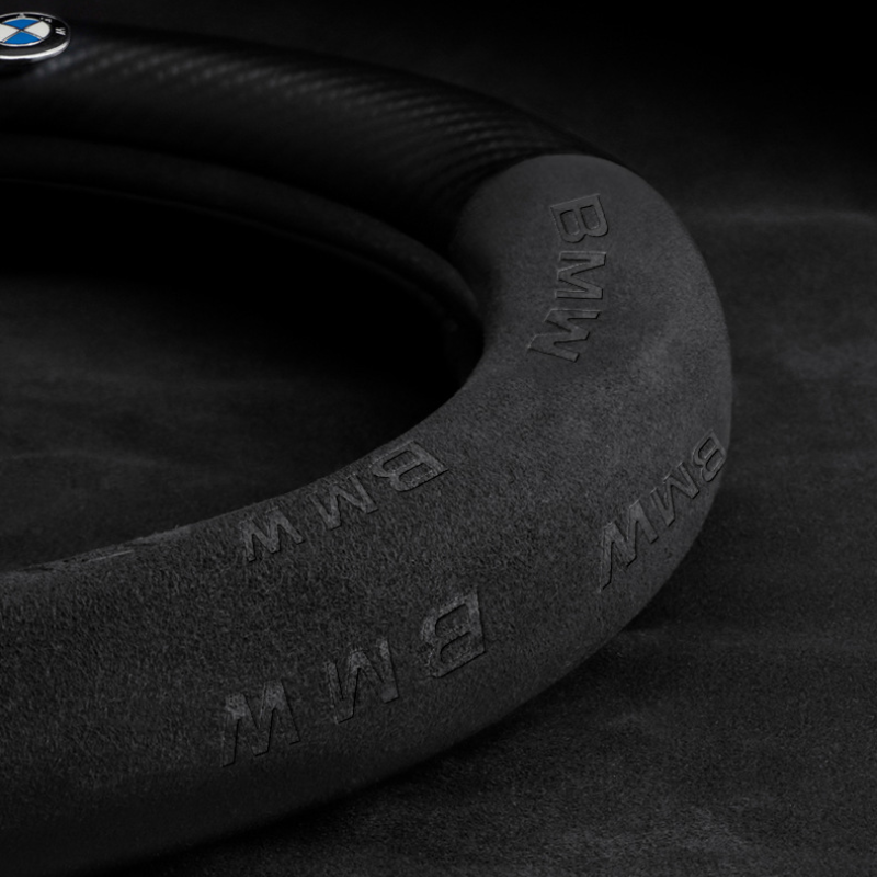 TrackVibe | Черен калъф за волан от карбонов велур – противоплъзгащ и устойчив на износване