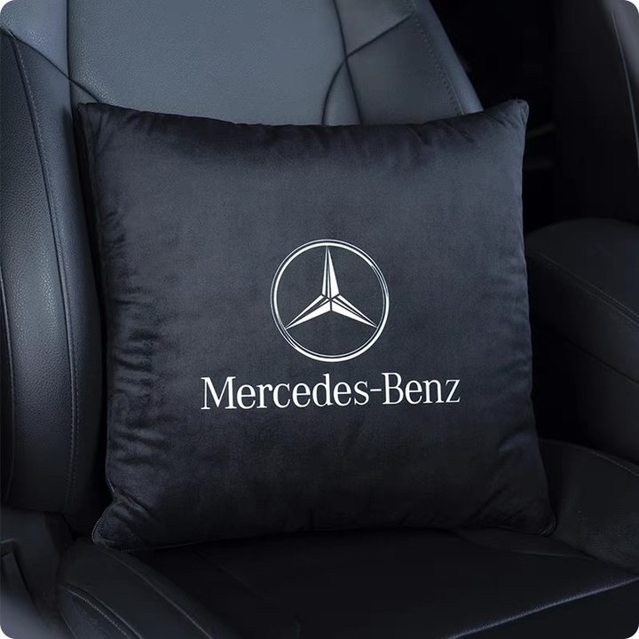 Многофункционални възглавници и завивки - топъл спътник за дома и пътуването