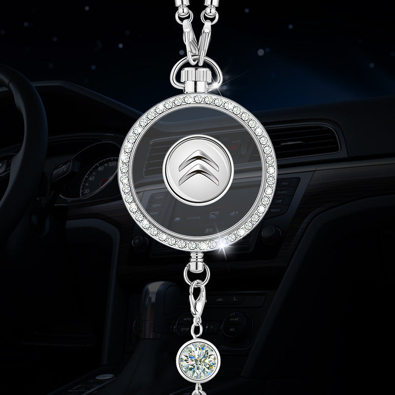 Висулка с лого за ароматерапия за кола, изработена от метал и диаманти