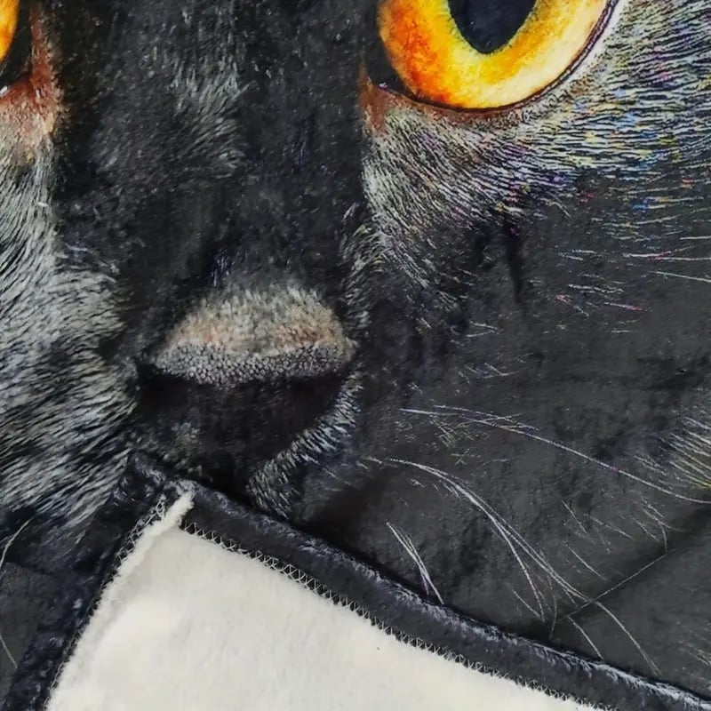 Очарователно фланелено одеяло с щампа на черна котка