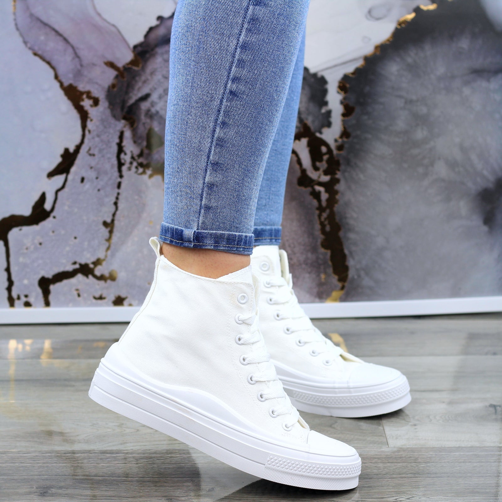 BIAŁE DŁUGIE TRAMPKI DAMSKIE NA GRUBEJ PODESZWIE