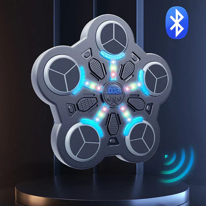 Музикална игра с мерник на стената