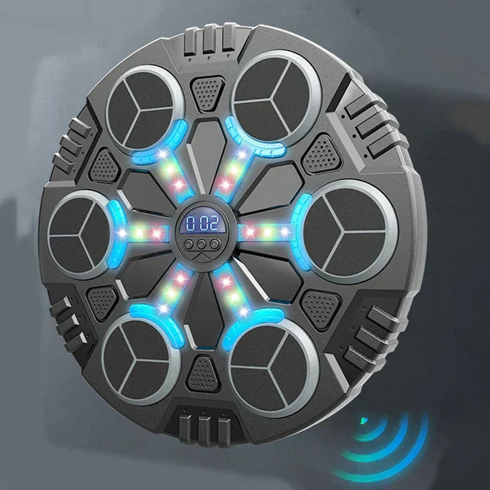 Музикална игра с мерник на стената