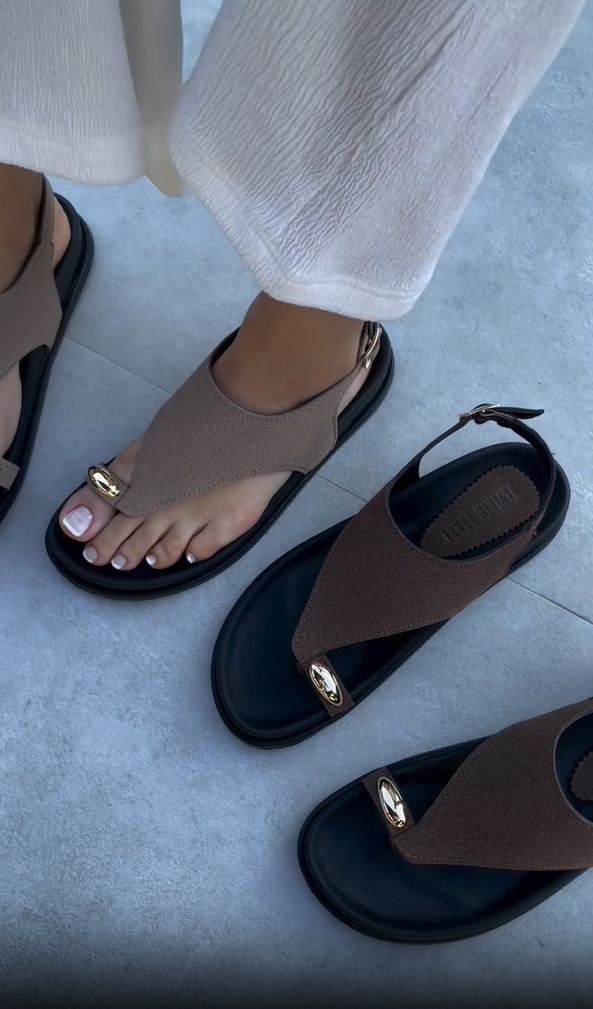 Удобни френски сандали с отворени пръсти и метална катарама за жени