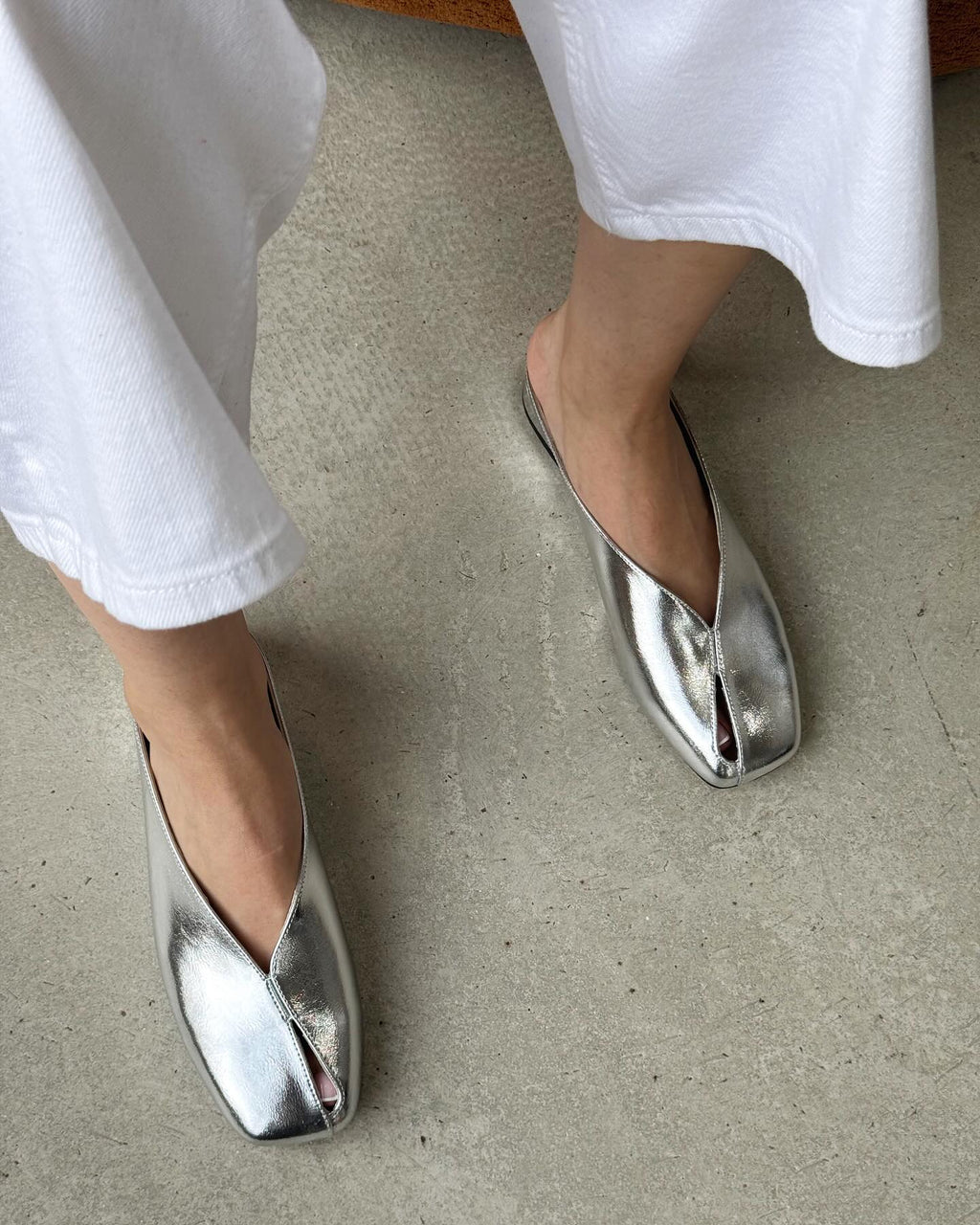 Летни дамски сандали, изработени от мека кожа, дишащи и удобни