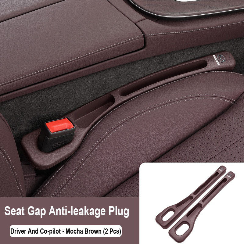 Тапа, която запечатва празнината между седалките на колата