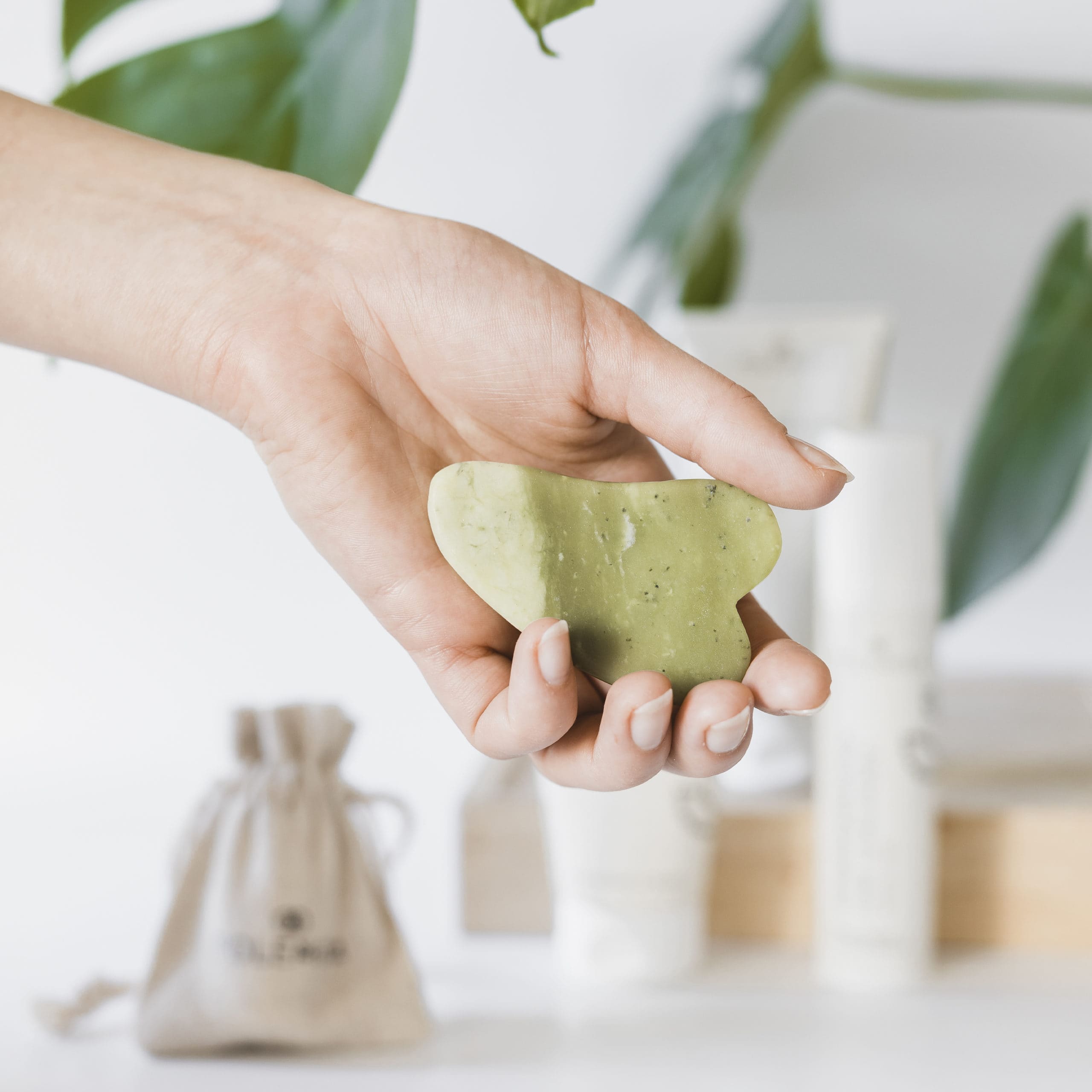 Płytka jadeitowa do masażu gua sha – Polemika