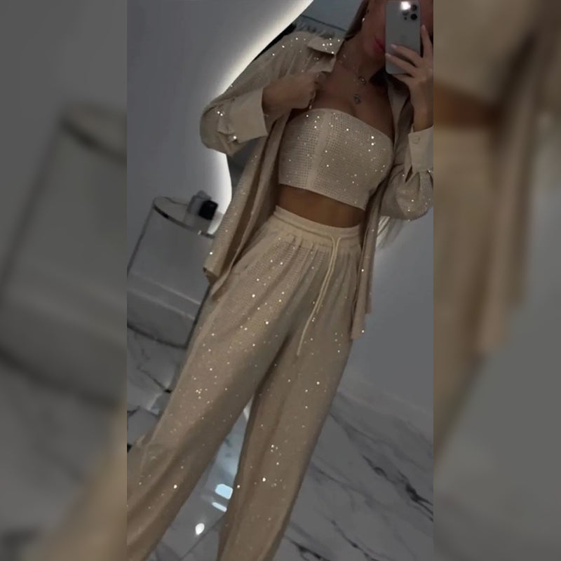 Разкошен блейзър, уютна подплата и широки панталони (от 3 части)