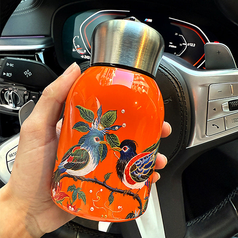 Стилна и преносима изолирана бутилка за вода