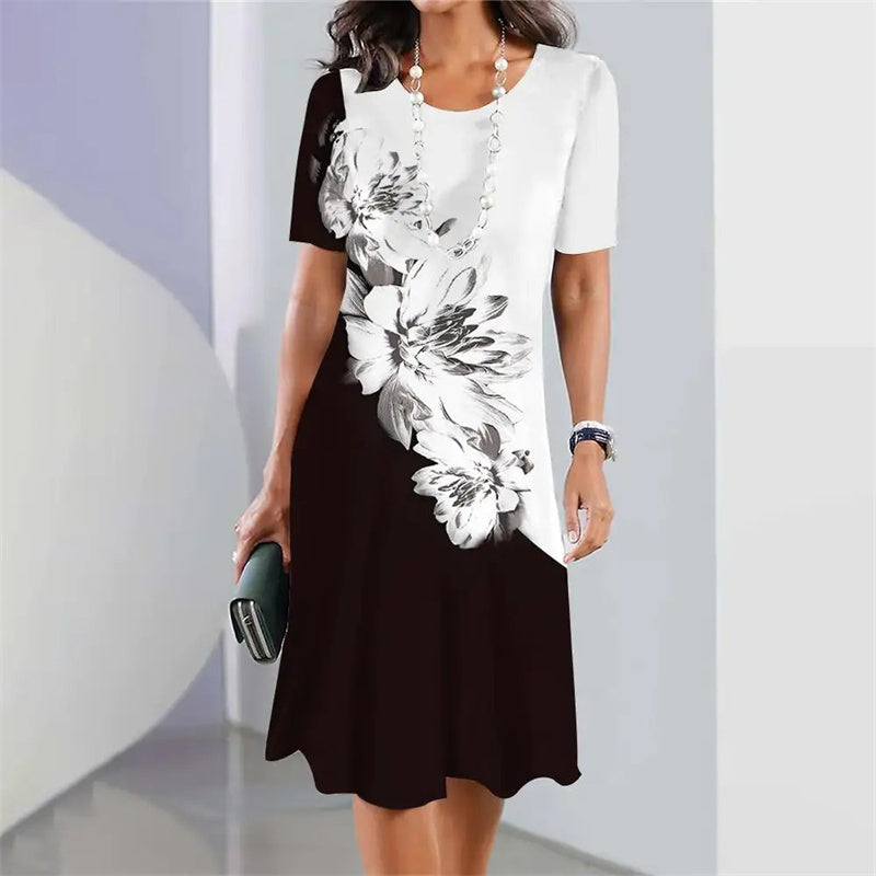 Дамска рокля с А-силует и миди кройка