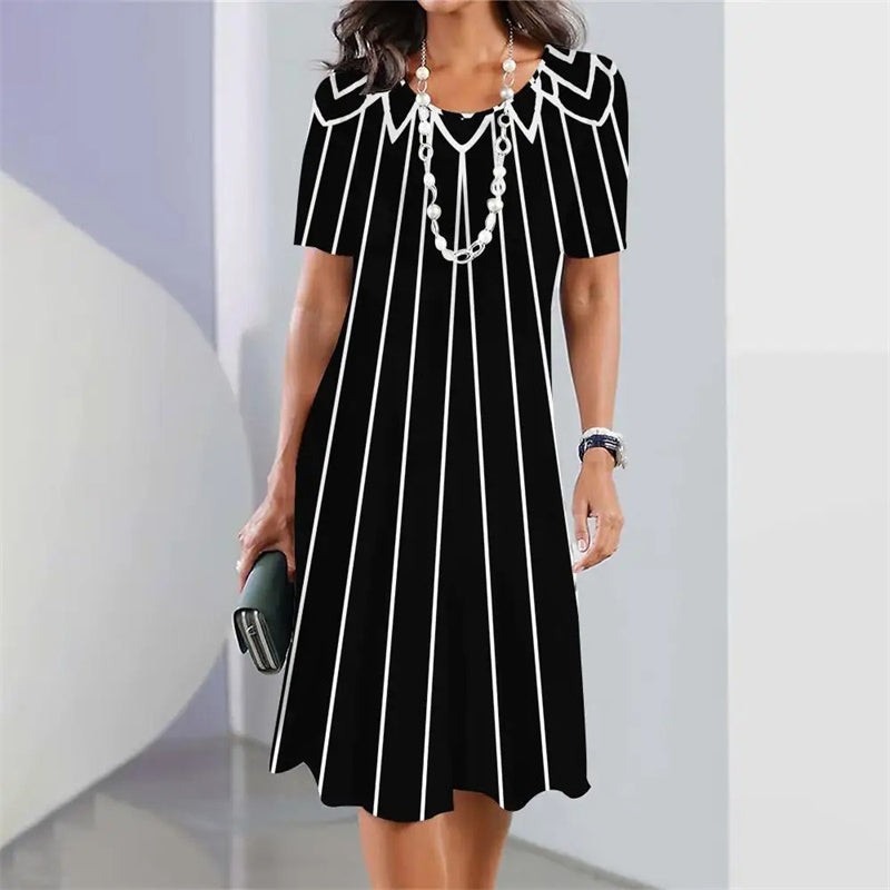 Дамска рокля с А-силует и миди кройка