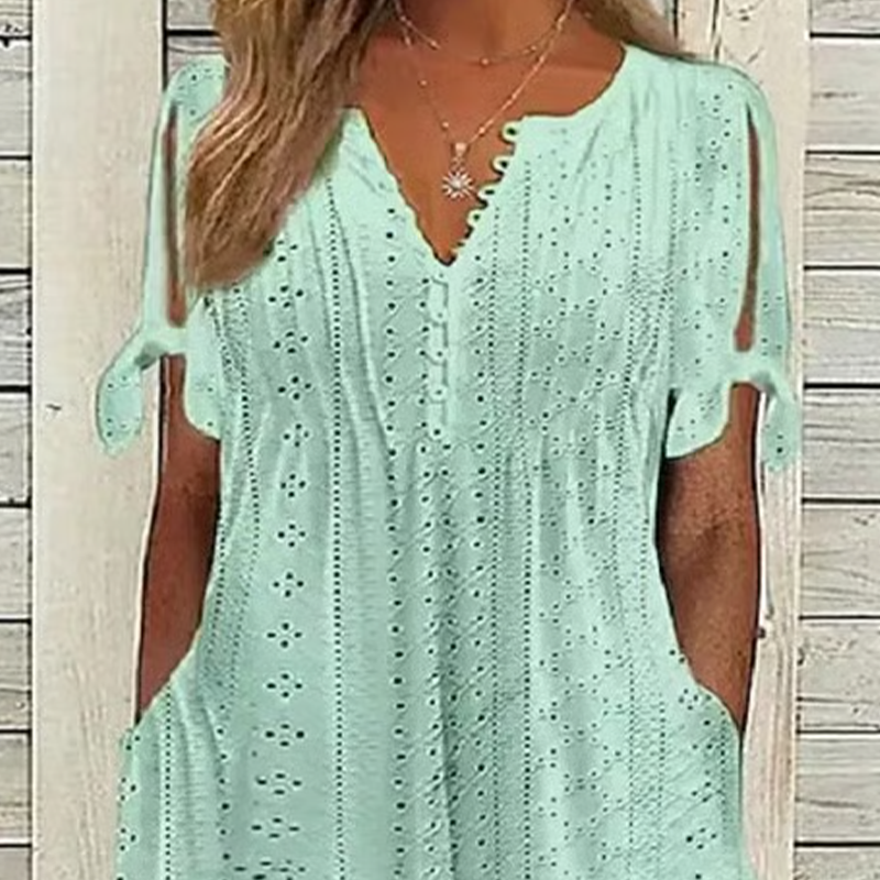 Елегантна дамска рокля с V-образно деколте