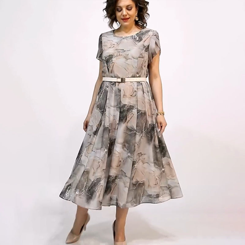 Елегантна дамска рокля с къс ръкав и кръгло деколте