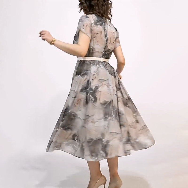 Елегантна дамска рокля с къс ръкав и кръгло деколте