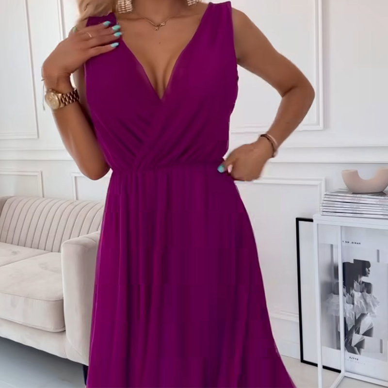 Шифонена рокля без ръкави с V-образно деколте