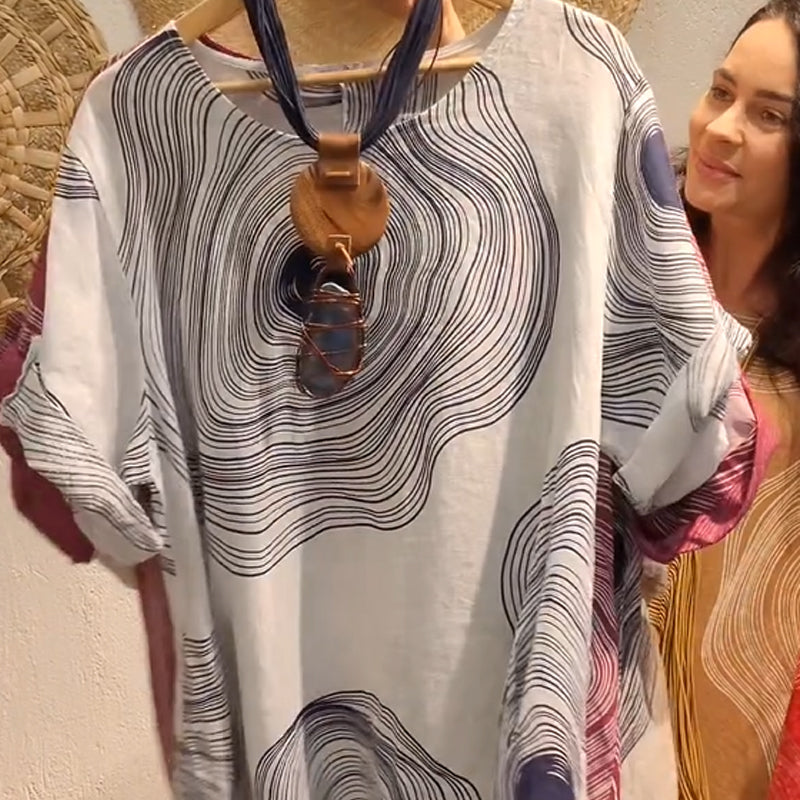 Дамска рокля с V-образно деколте с щампа