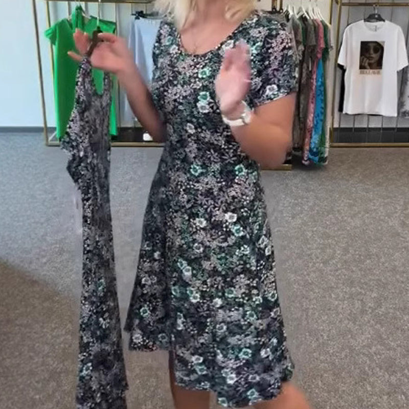 Дамска ежедневна рокля с флорален принт около врата