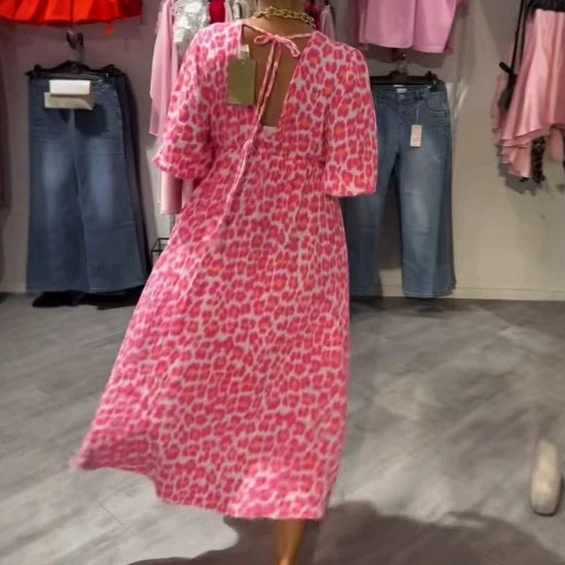 Дамска рокля с V-образно деколте и щампа