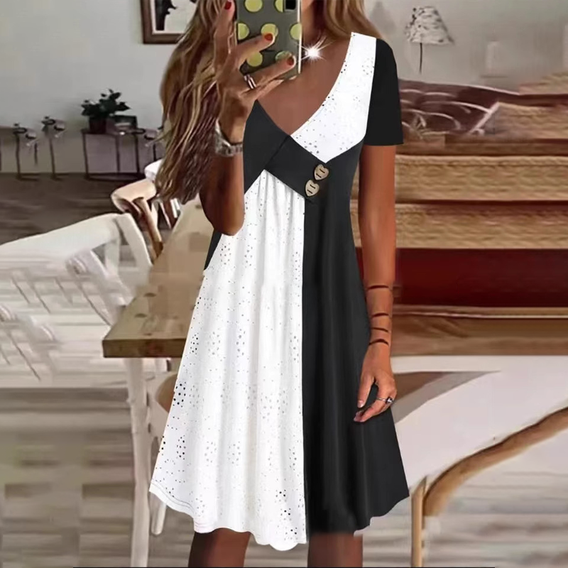 👗 Елегантна дамска рокля със сладко деколте и модерен пачуърк