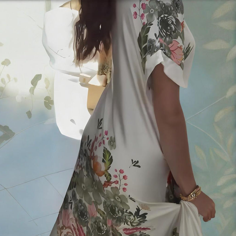 Свободна рокля с флорален принт и V-образно деколте