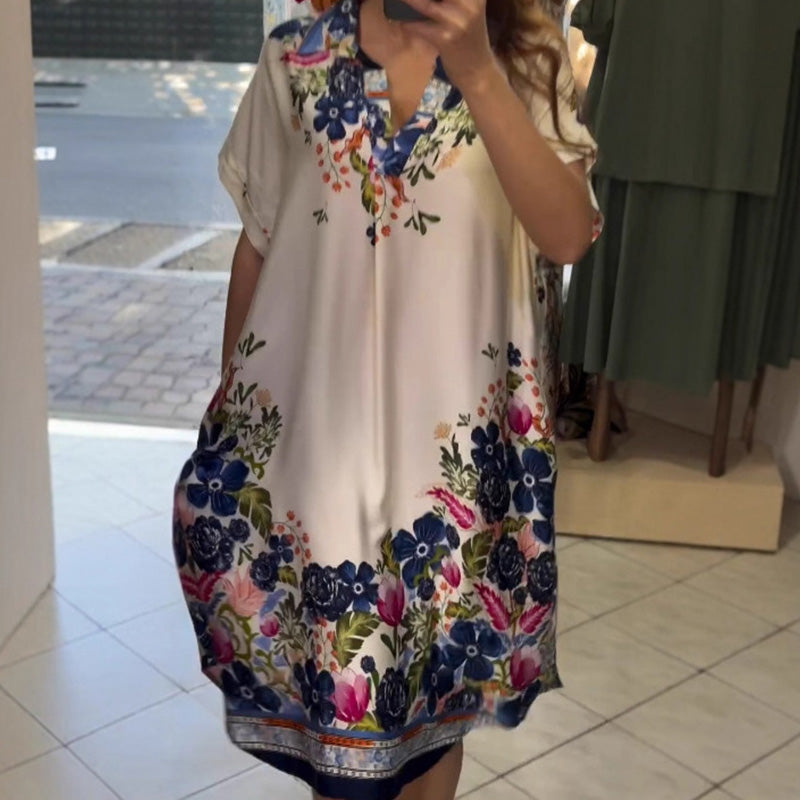 Свободна рокля с флорален принт и V-образно деколте