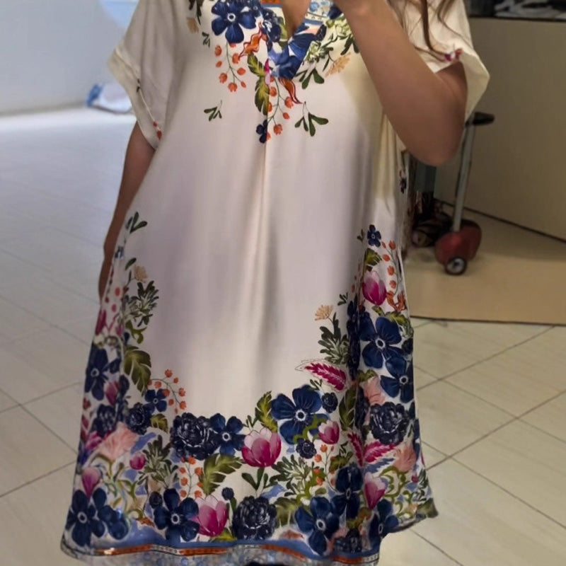 Свободна рокля с флорален принт и V-образно деколте