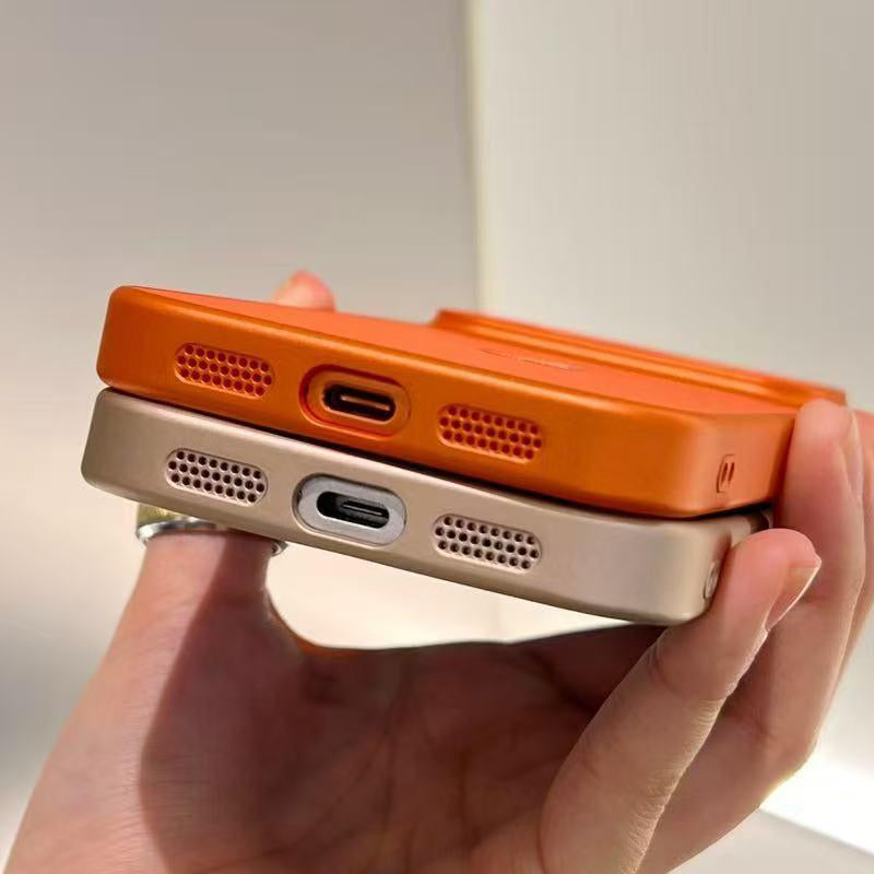 🎯 Премиум калъф за телефон с кожен вид и ударна защита | Защитава от падания, драскотини и прах, като добавя луксозен завършек